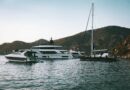 Iate a motor, iate à vela ou catamarã?